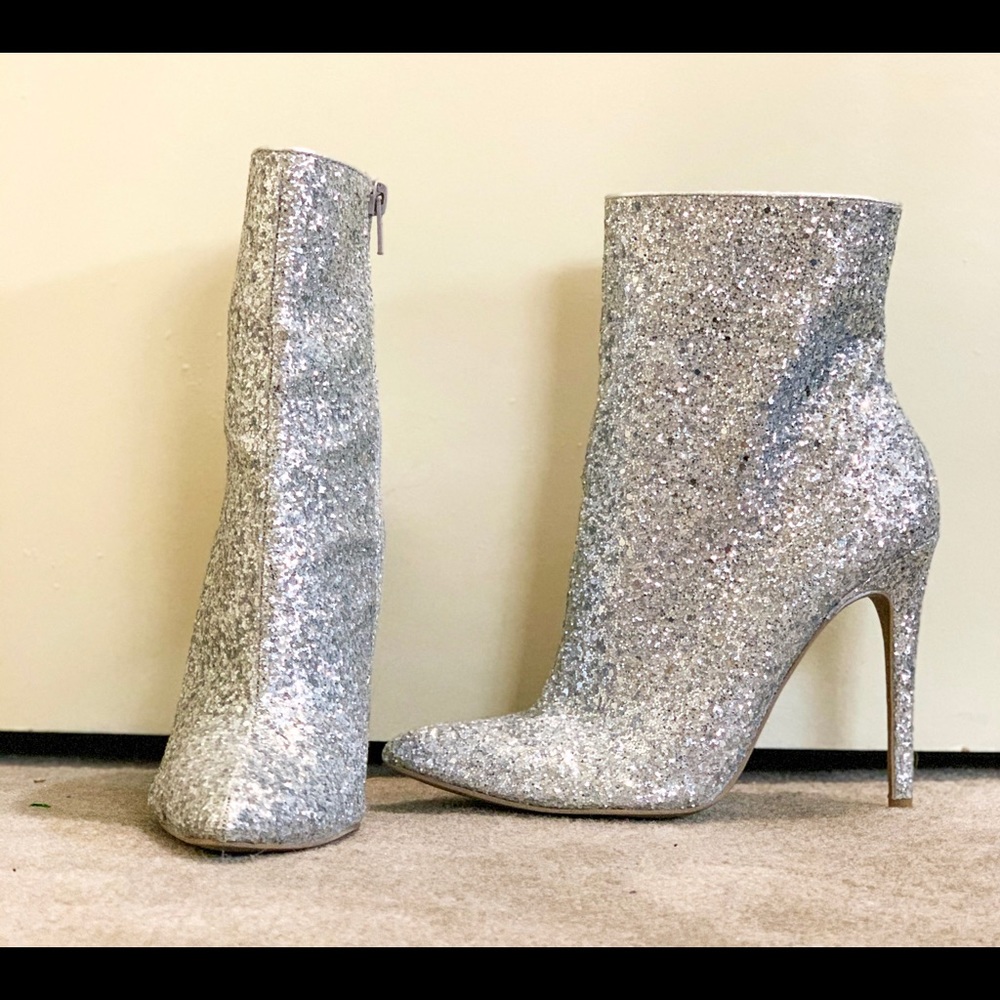 Super Sparkly Silver Booties Size 7